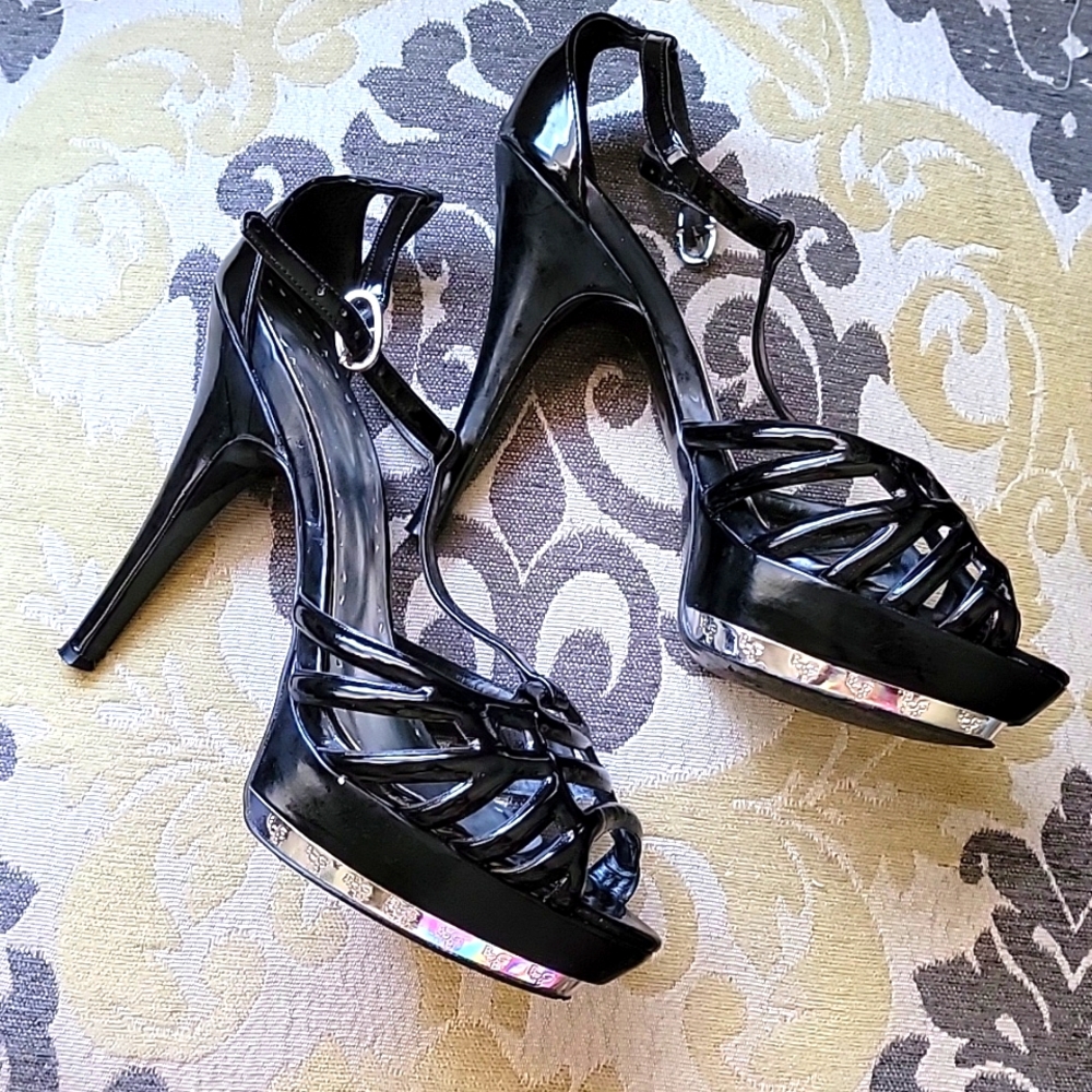 BCBG 1 inch platform 5 inch Stilettos